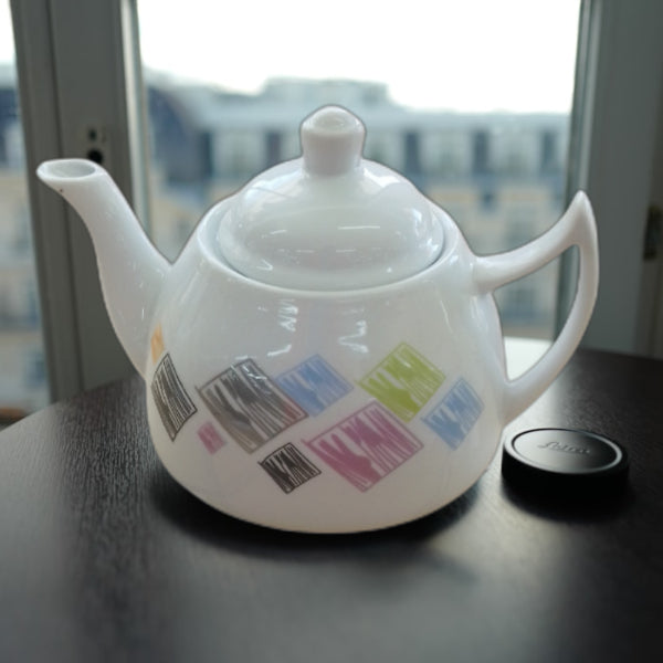 Stylish Design Porcelain Teapot with Tea Infuser