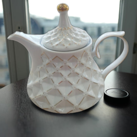 Stylish Design Porcelain Teapot with Tea Infuser